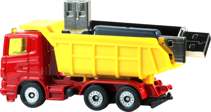 USB Sticks auf einem Spielzeuglaster